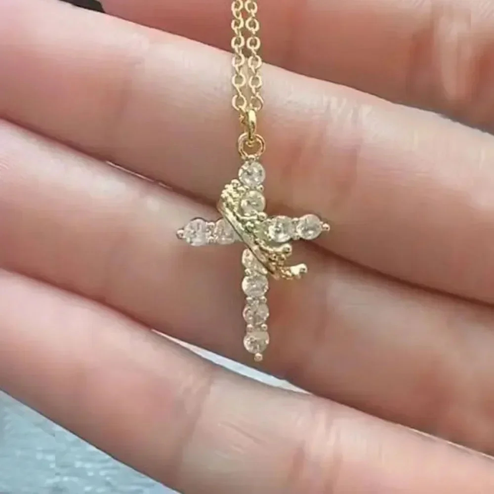 Collier croix couronne